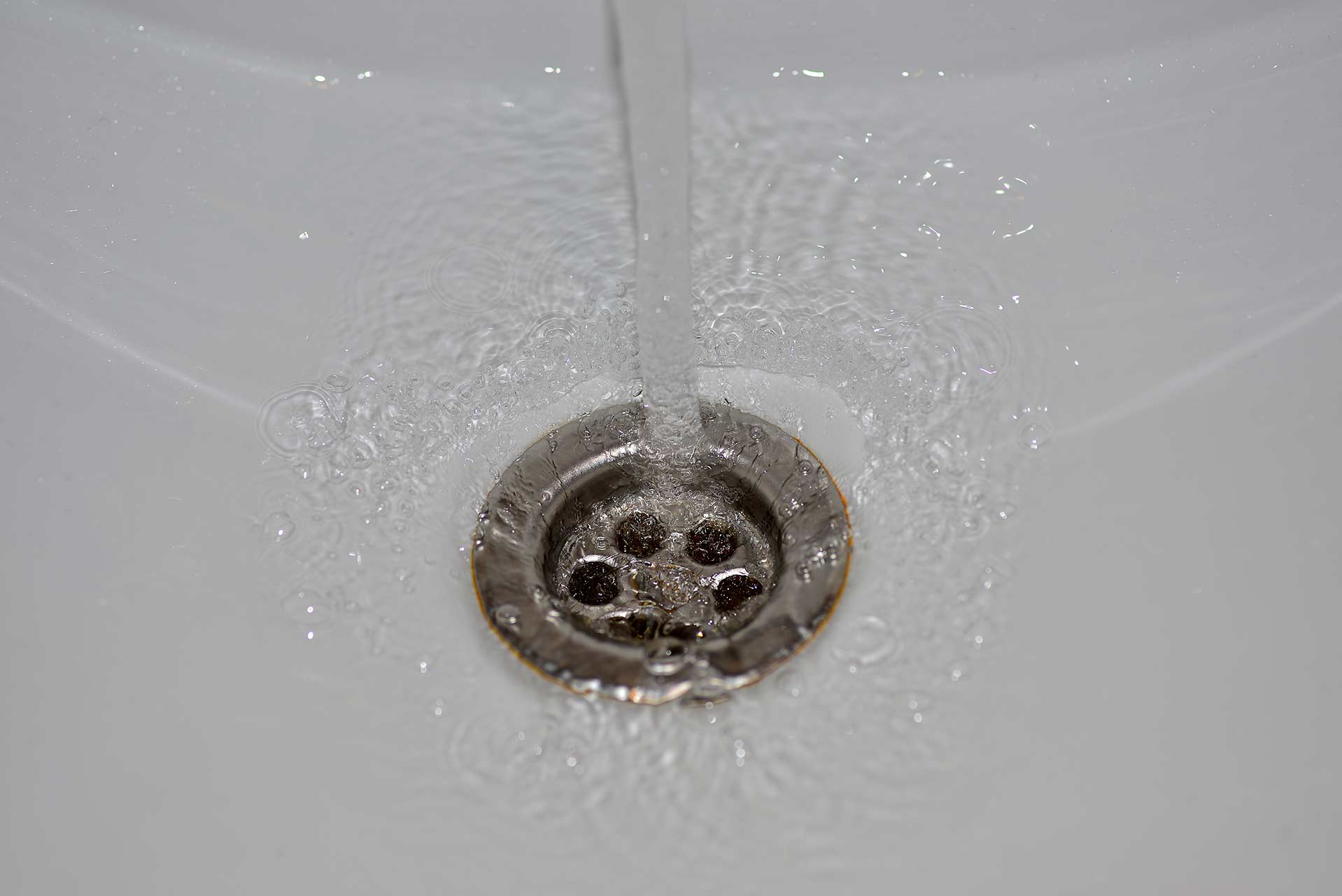 A2B Drains provides services to unblock blocked sinks and drains for properties in Buckingham.